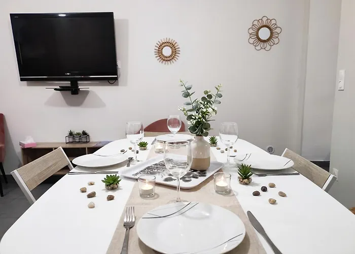 Le Nid Des Benedictins Apartment Nîmes