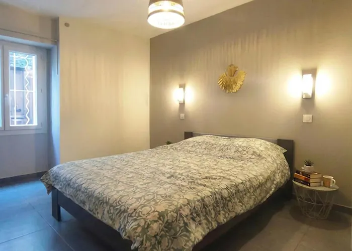 Le Nid Des Benedictins *