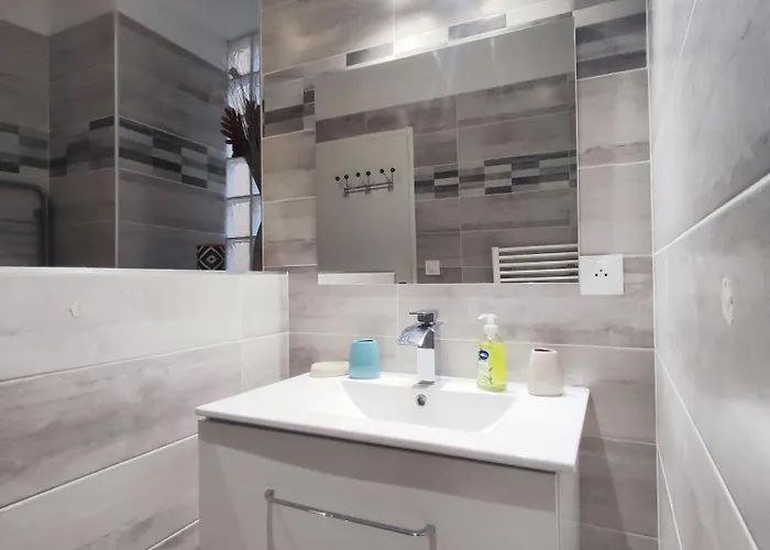 Le Nid Des Benedictins *